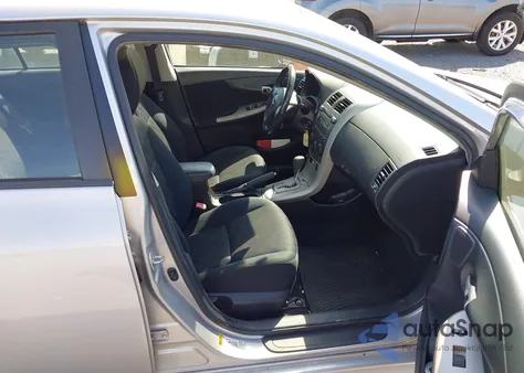 2010 Toyota Corolla S z USA, uszkodzony, nr VIN 2T1BU4EE6AC334758